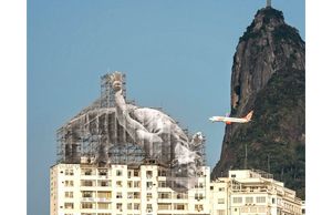 escultura con andamios